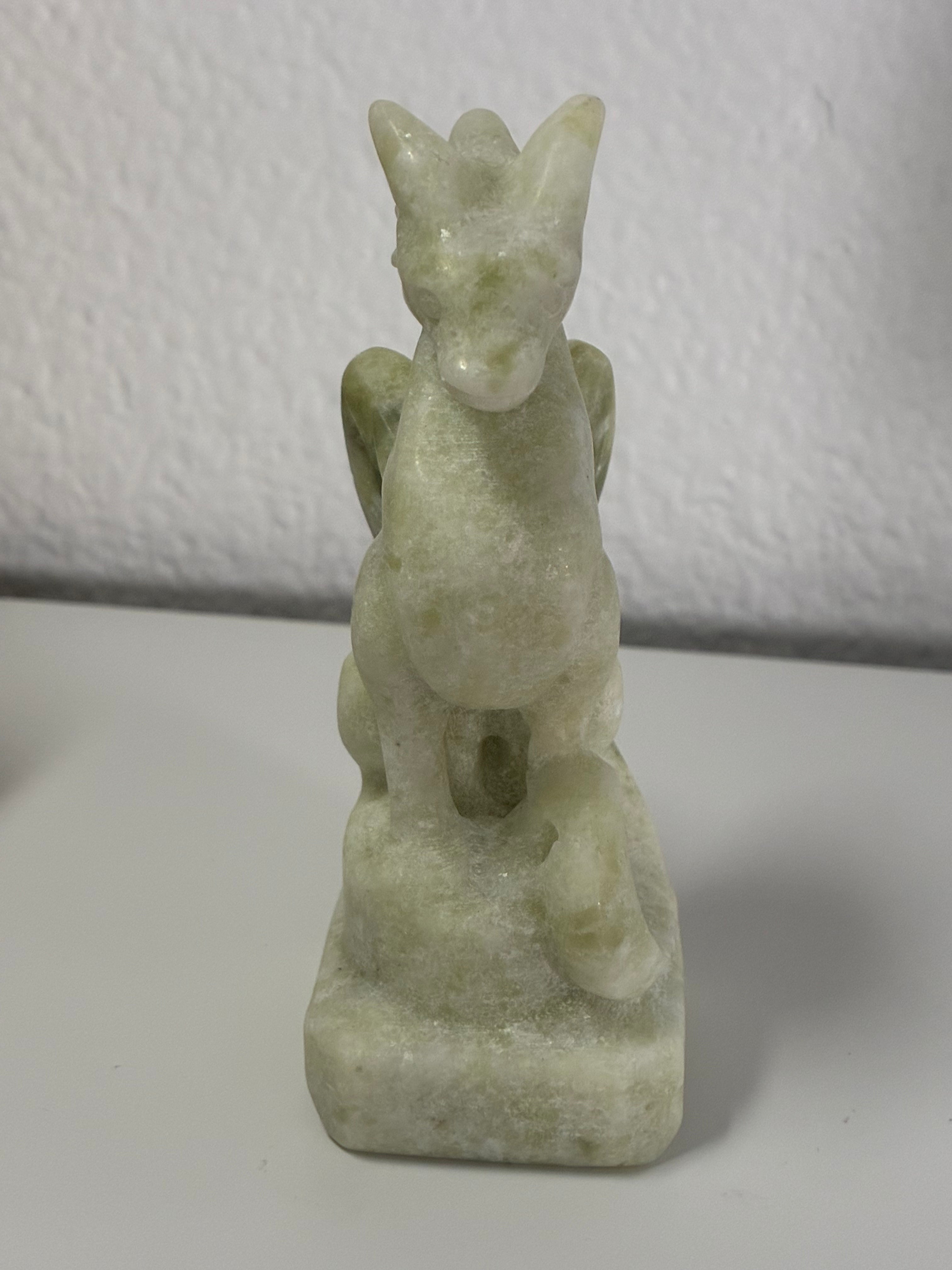 Jade Dragon 𐦖 Animal Carving